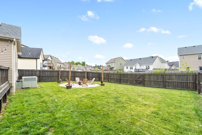 Building Photo - 649 Fox Hound Dr