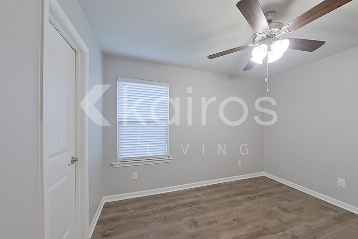 Building Photo - 123 Yardley Ct