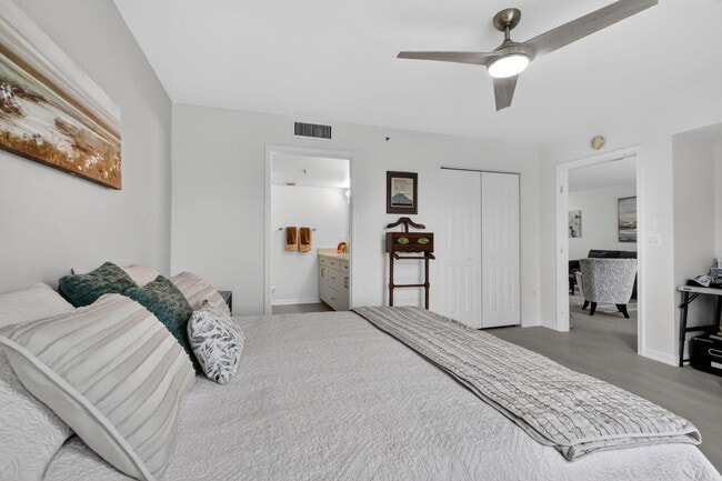 Building Photo - 12547 Imperial Isle Dr