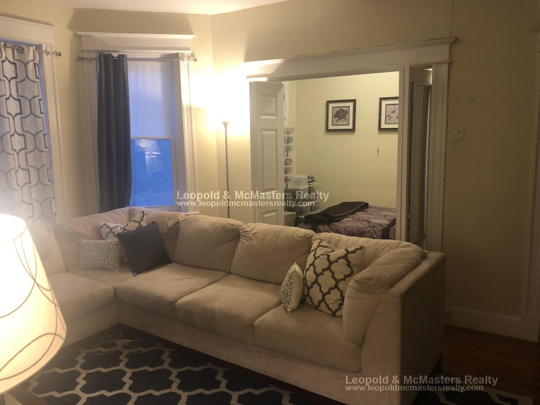 Building Photo - 68 Woodstock Ave