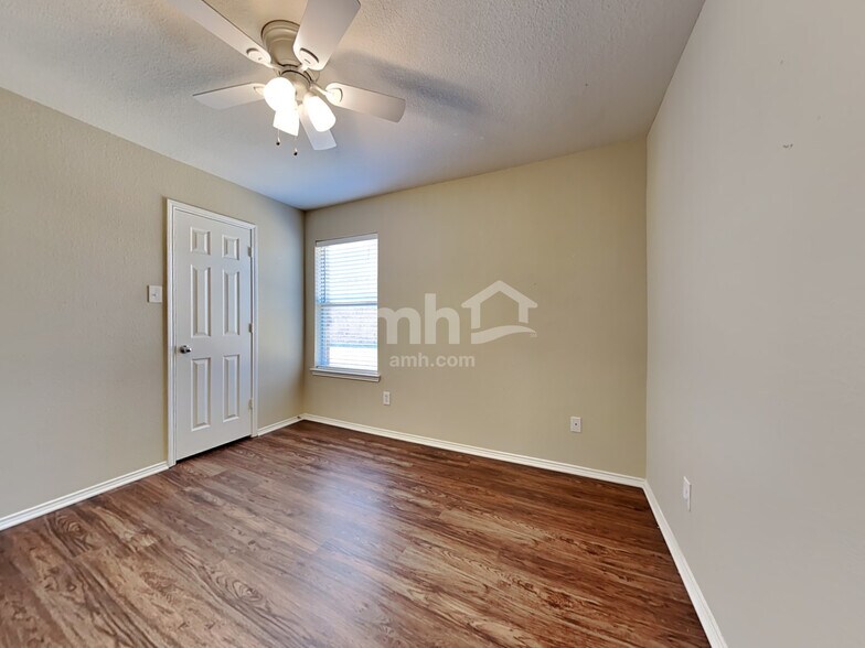 Building Photo - 14149 Filly St