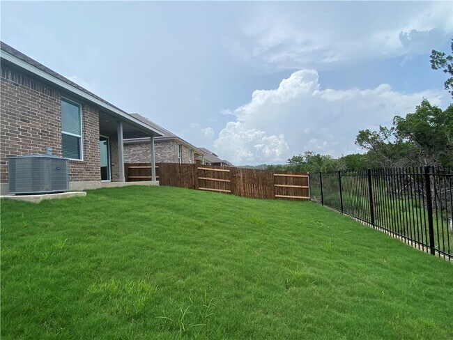 Building Photo - 305 Peace Pipe Way