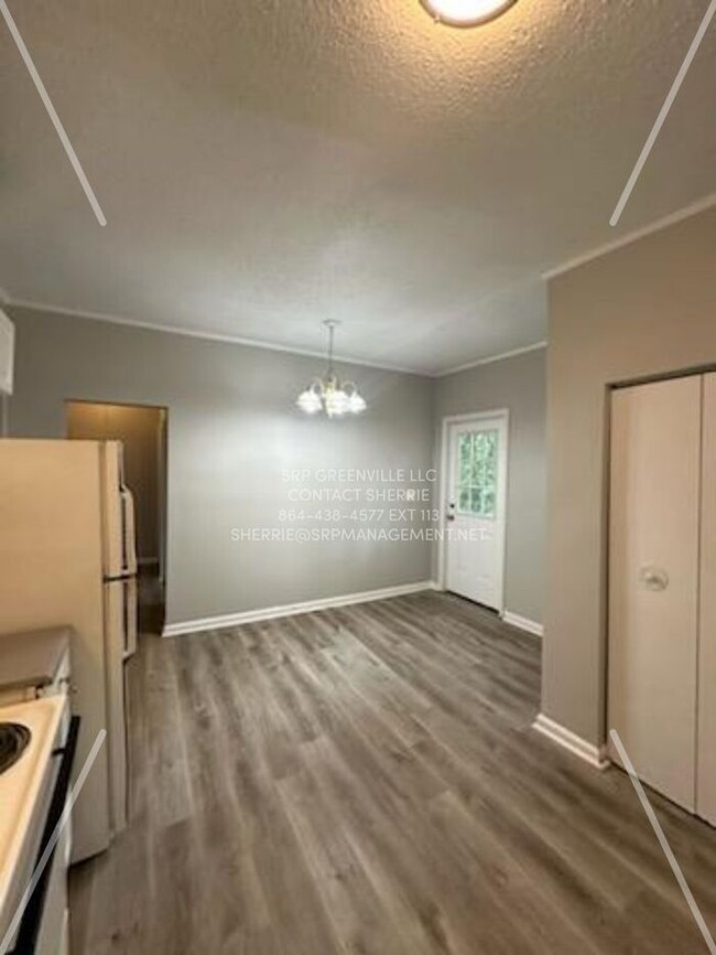 Building Photo - NEWLY RENOVATED HOME!!! 3 BEDROOM 2 BATH H...