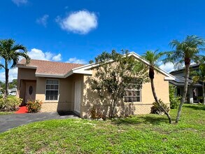 Building Photo - 13761 Newport Manor