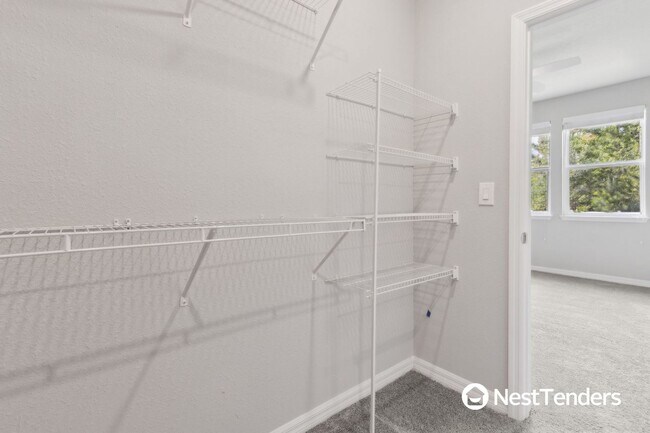 Building Photo - Stunning Northside Home!