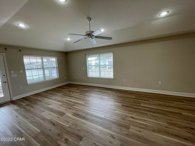 Building Photo - 114 Lakeridge Dr