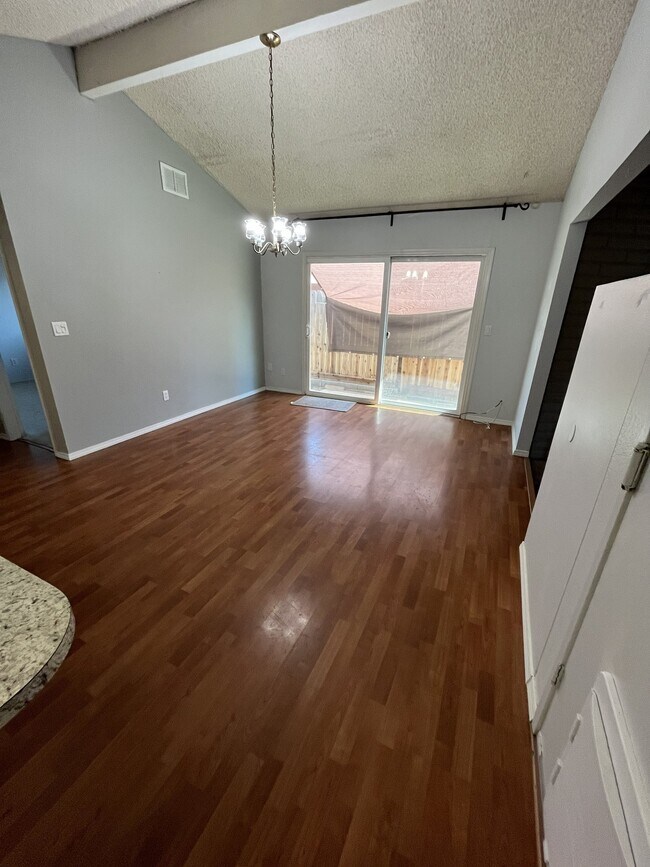 Building Photo - 6936-6936 Sutro Ct