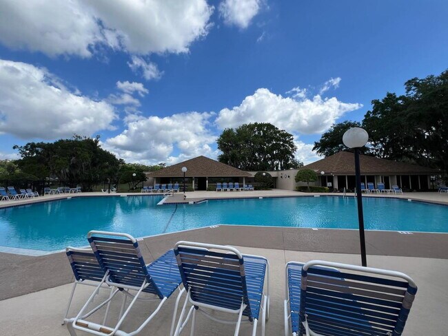 Building Photo - Beautiful 3 BD 2 BATH Home in Gated Community