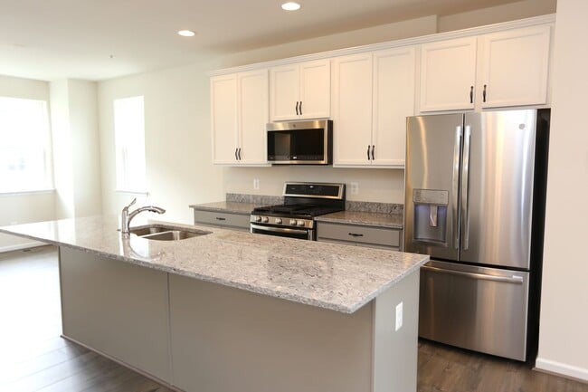 Building Photo - 14317 Summit View Ln