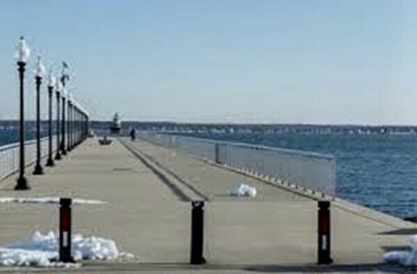 Building Photo - 15 Clara St