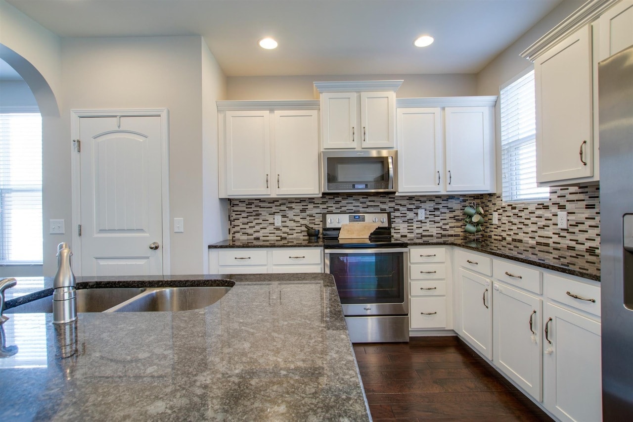 Building Photo - 1989 Stonewater Dr