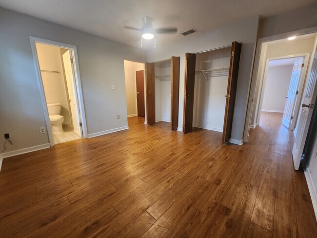 Building Photo - 828 W Carolina St