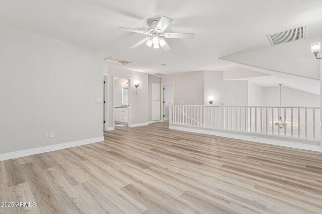 Building Photo - 1038 E Harrison Ct