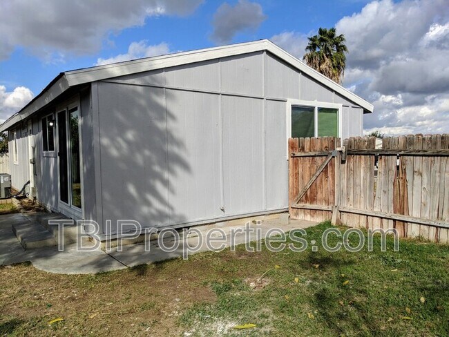 Building Photo - 3410 Sparrow Cir