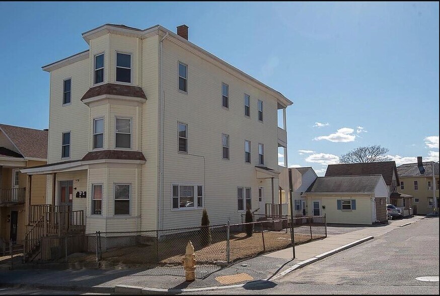 Building Photo - 5 Seward St