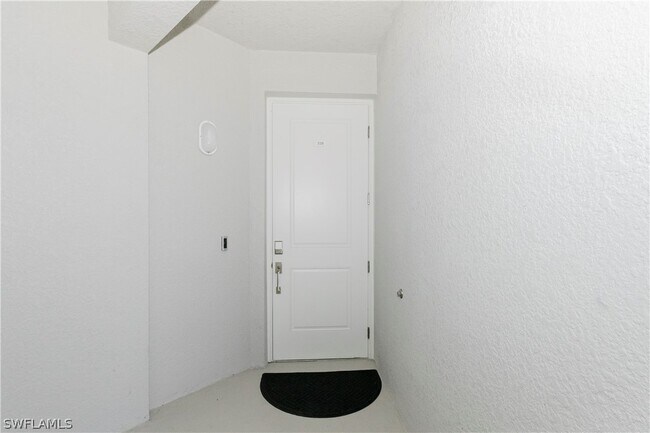 Building Photo - 15275 Grn Acrs Ave