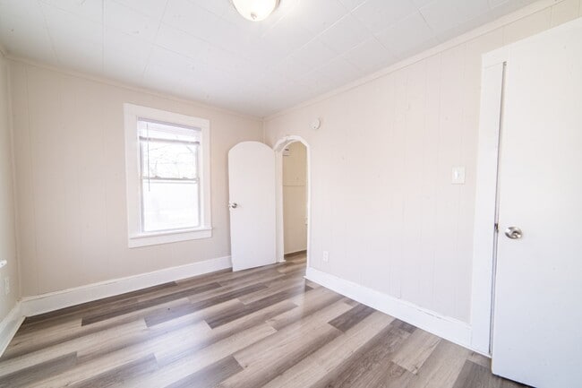 Building Photo - 817 E Pear St