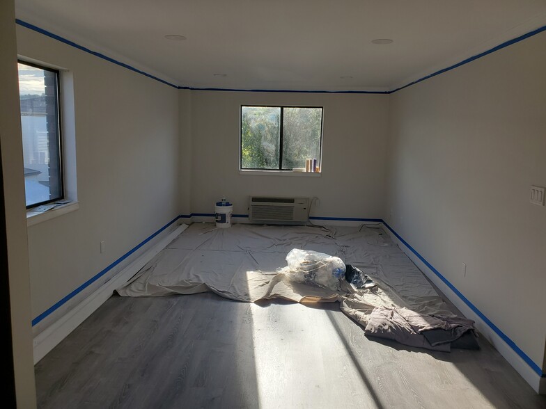 Living room - 3900 Liberty Ave