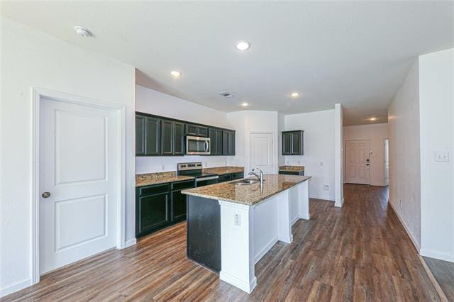 Building Photo - 746 Wilshire Dr