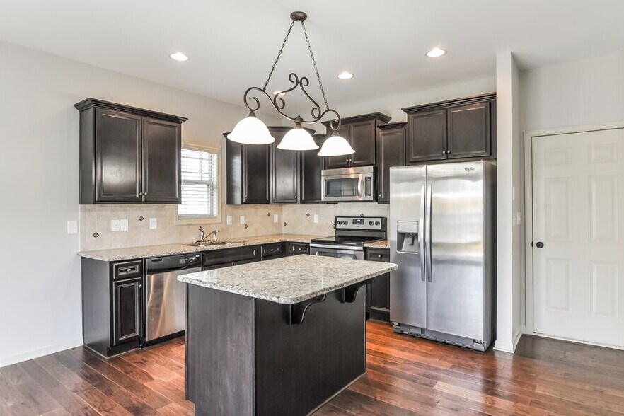 Building Photo - 716 McCarthy Dr
