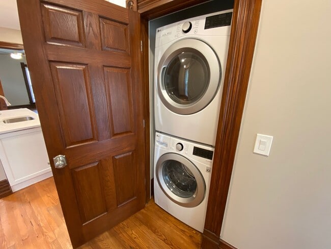 Building Photo - W King Ave 103-103.5 MLR