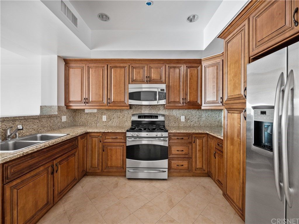 Building Photo - 1530 S Centinela Ave
