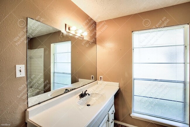 Building Photo - 4 br, 2 bath House - 10118 Limewood Ln