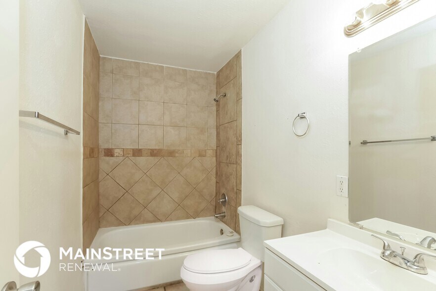 Building Photo - 4301 N 59th Ave