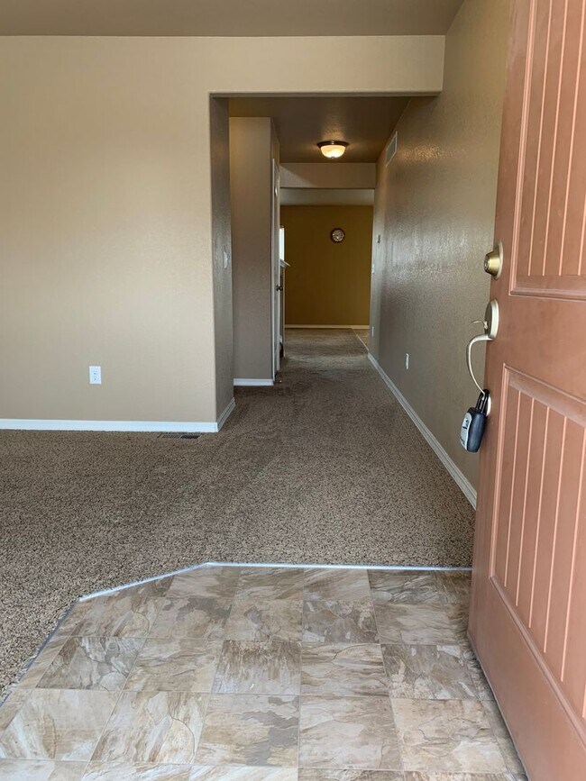 Building Photo - 1004 Diamond Rim Dr