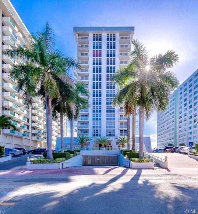 Building Photo - 1228 West Ave