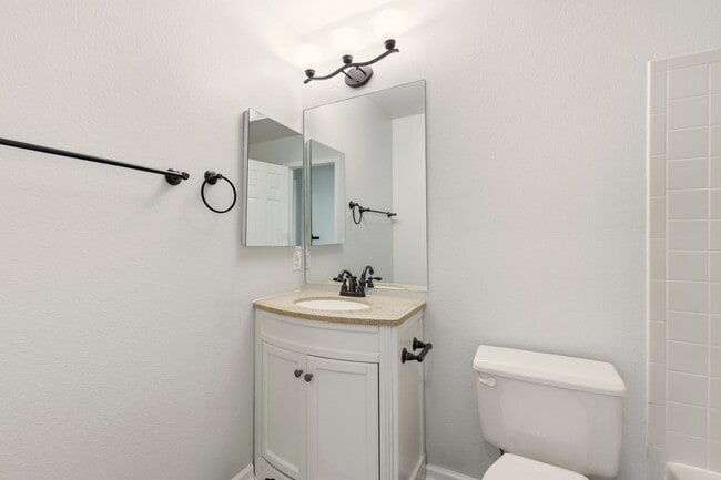 Building Photo - Beautiful Stroh Ranch 4 Bedroom, 2.5 Bath Home, Brand New Kitchen Appliances READY TODAY!