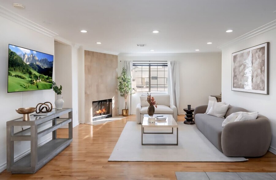 Building Photo - 525 N Orange Dr