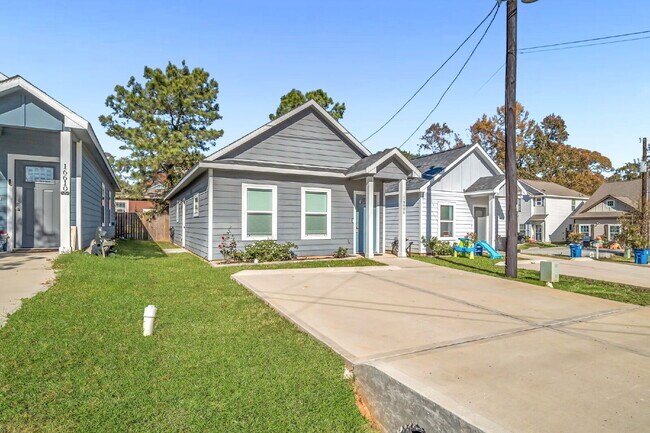 Building Photo - MOVE IN READY - Like NEW built in 2023, this 3 bedroom, 2  bath quaint home provides comfort and ...