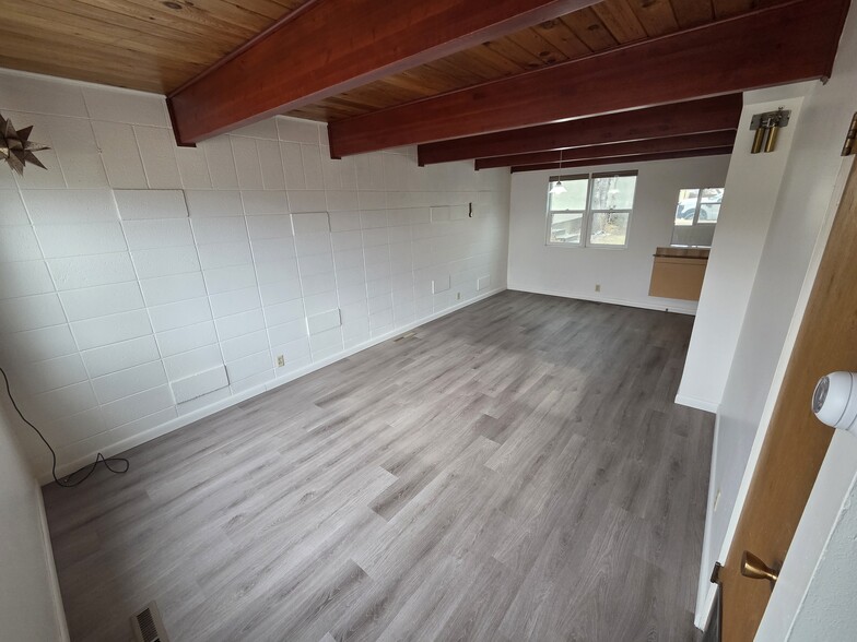 Building Photo - 27 9th St