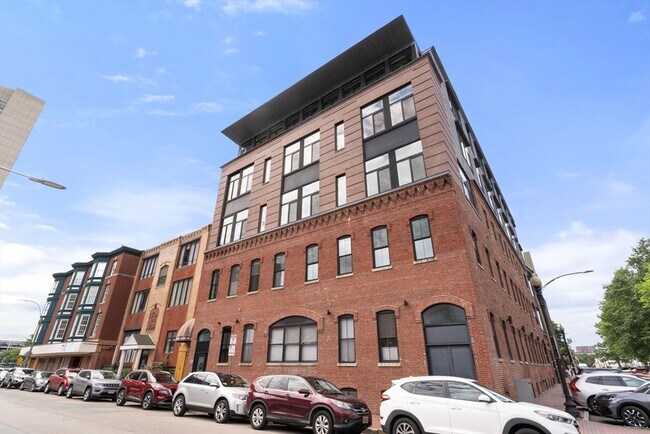 Building Photo - 70-72-72 Northampton St
