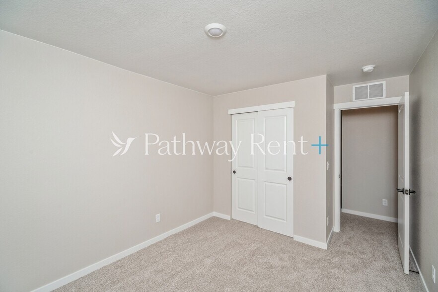 Building Photo - 9424 Yampa St