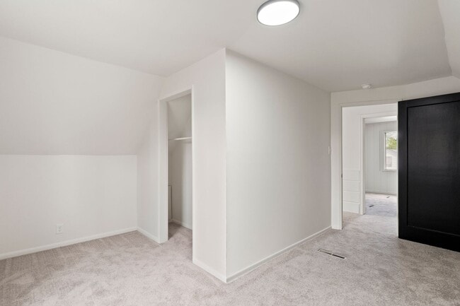 Building Photo - 2521 W Sanson Ave