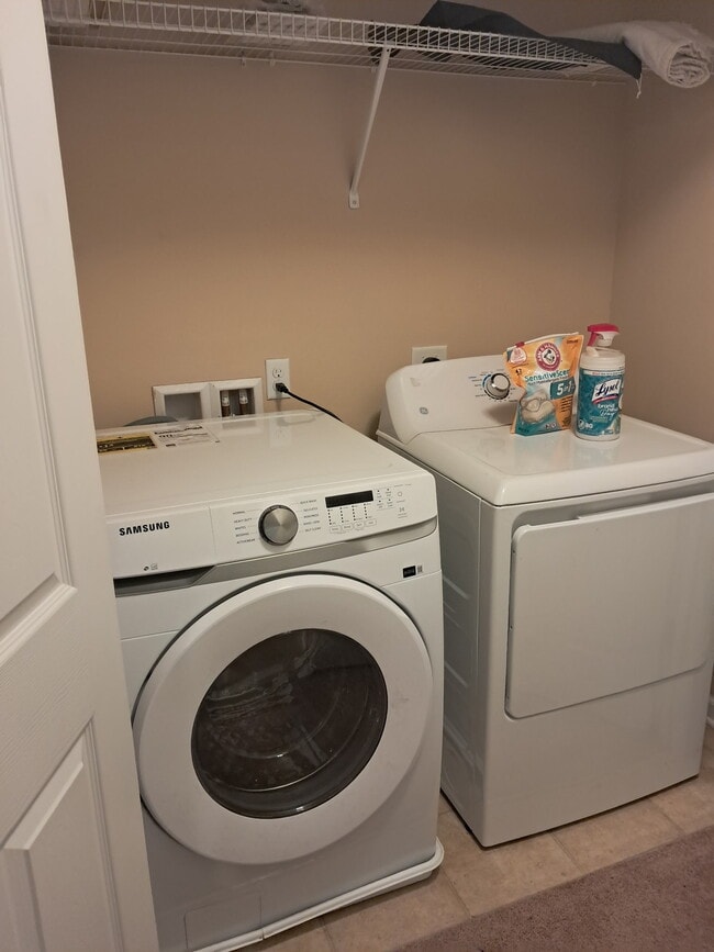 Building Photo - 317 Sand Oak Blvd