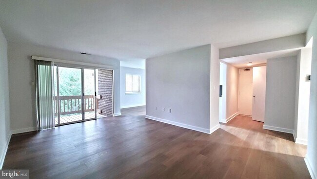 Building Photo - 5039 Green Mountain Cir