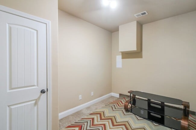 Building Photo - Stunning 6BR House in Cumming