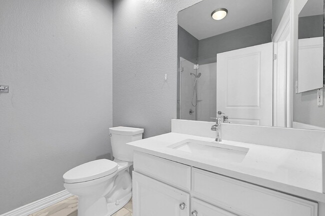 Building Photo - $1,880 - 1 Bed, 1 Bath Condo in Denver in ...