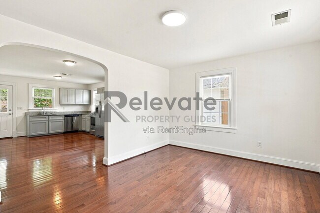 Building Photo - 400 Dupuy Ave