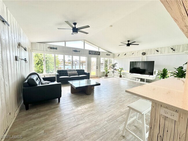 Building Photo - 140 W Pago Pago Dr