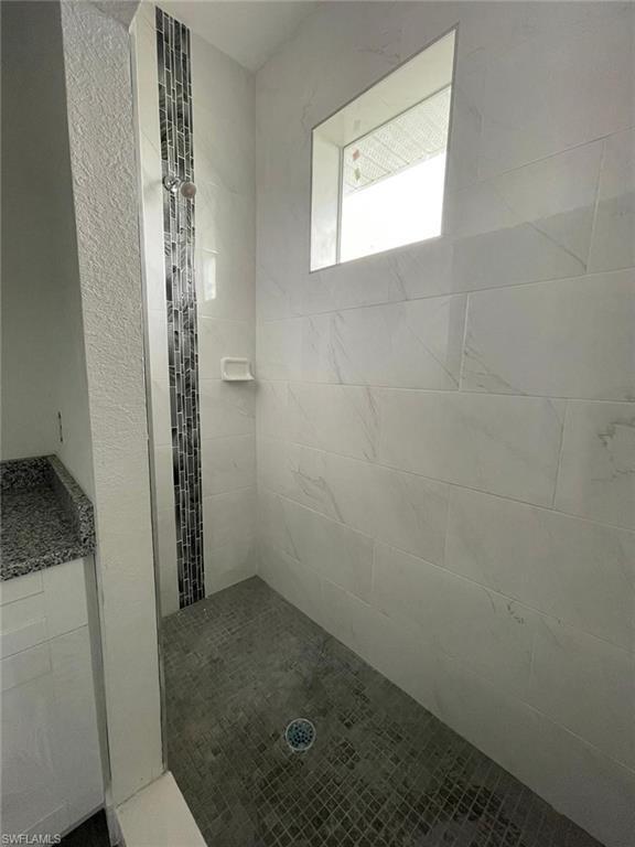 Building Photo - 319 Nicholas Pkwy W