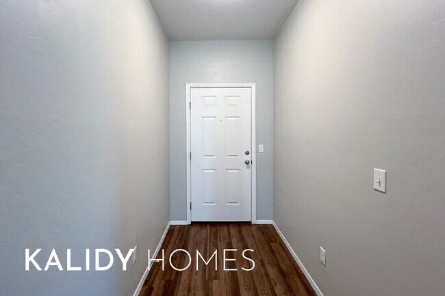 Building Photo - 801 Crown Heights Ln