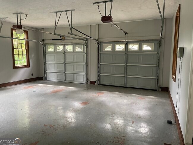 Building Photo - 612 Graystone Ct