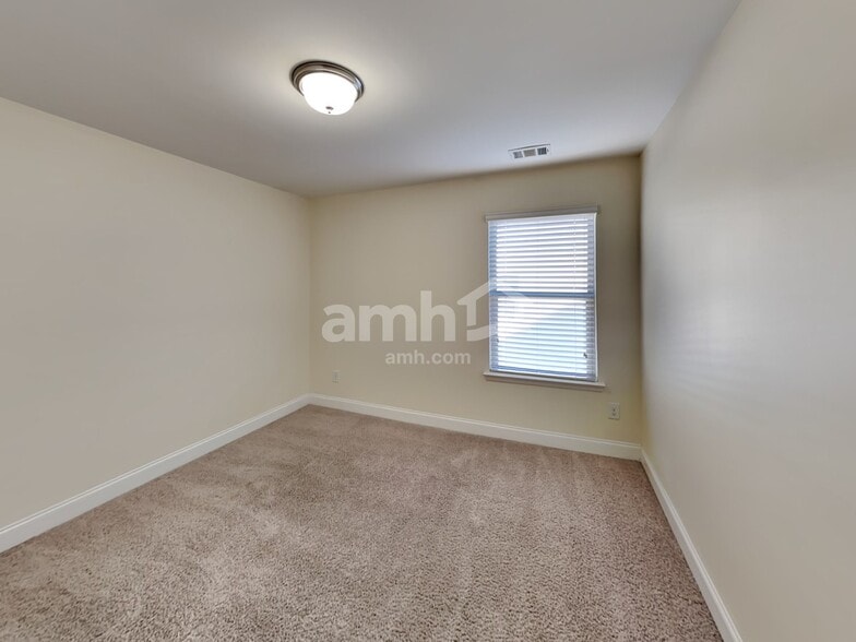 Building Photo - 2474 Beal St