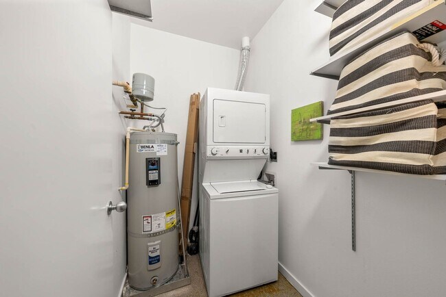 Building Photo - 1Bd/1Ba Seattle Condo