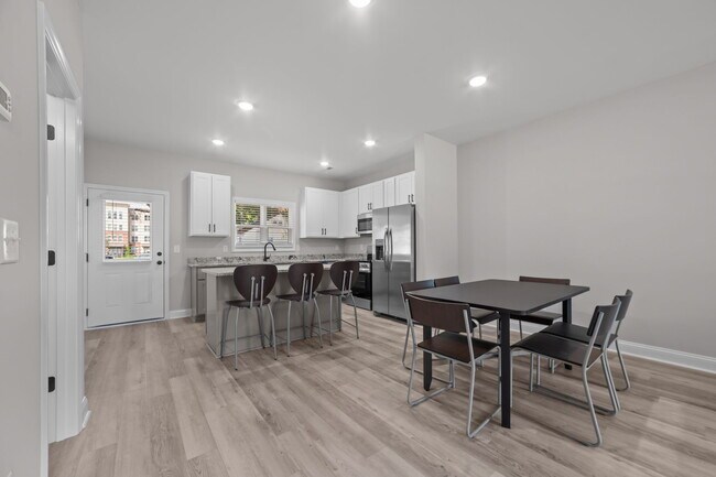 Building Photo - 9th + Forbes Luxury Student Living