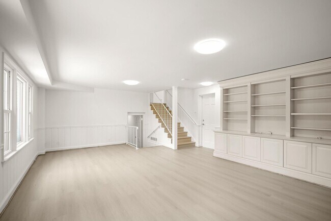 Building Photo - 7109 Radnor Rd